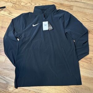 NWT mens NIKE lightweight coach sleeved jacket size large Black
